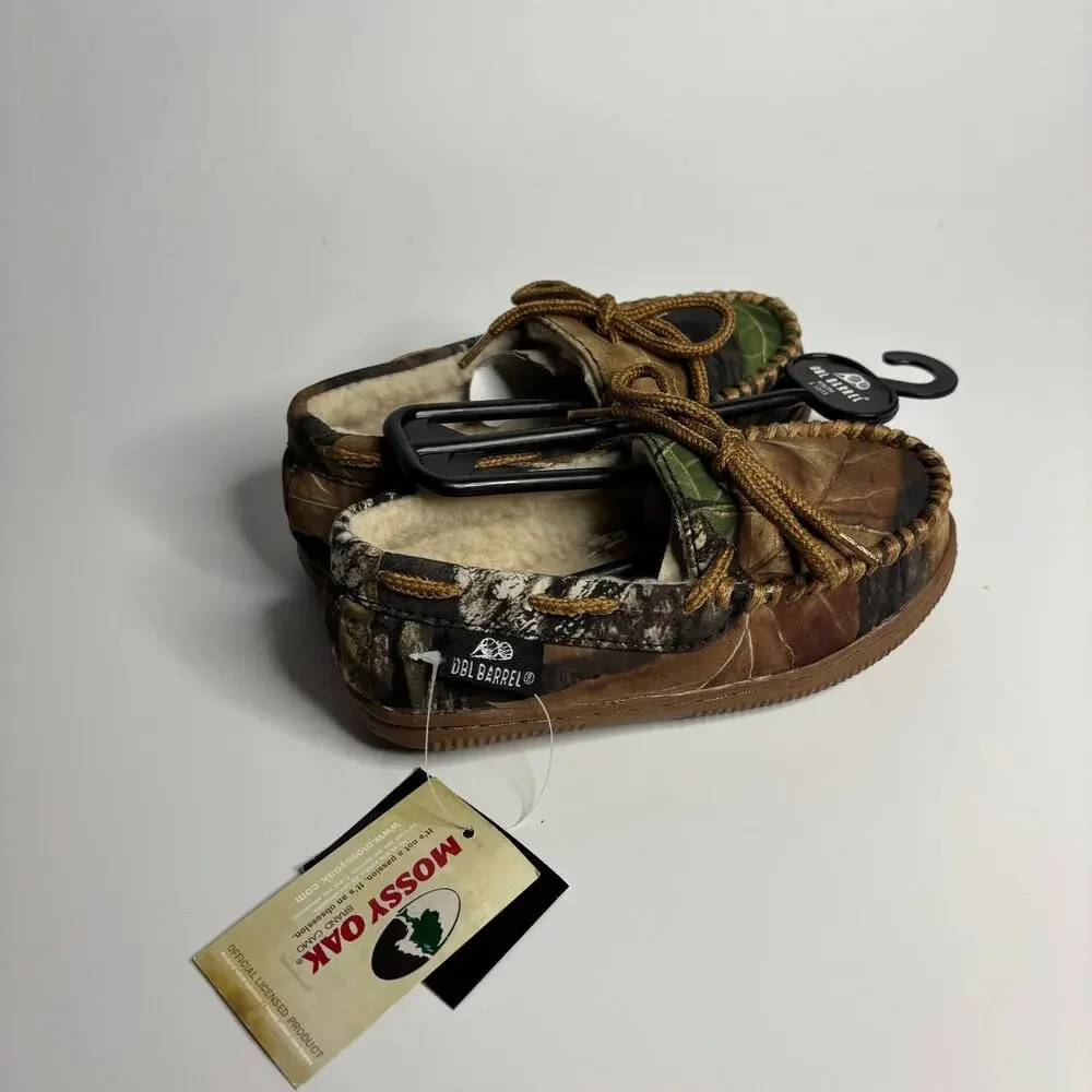 Double Barrel Kid’s Moccasin Slippers in Mossy Oak Camo